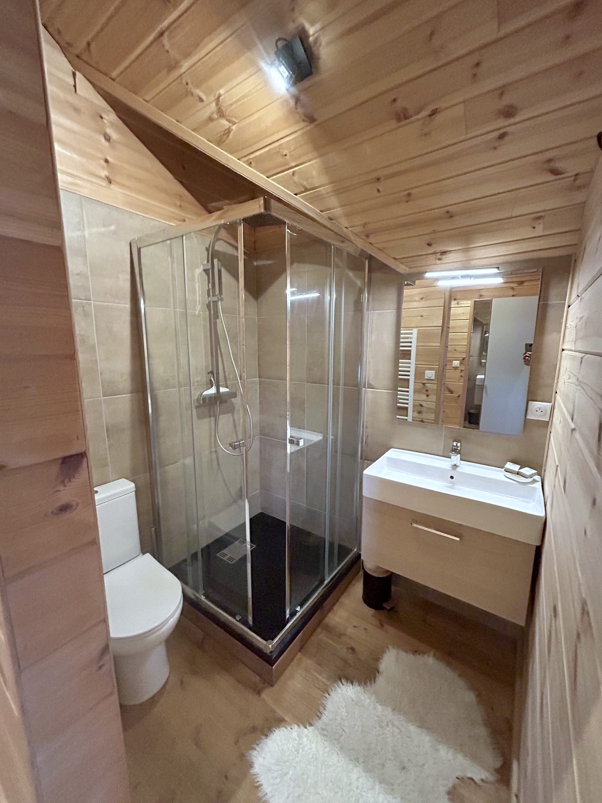 Salle de bains sous rampant