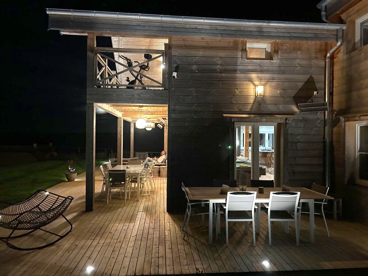 La terrasse à la tombée du jour